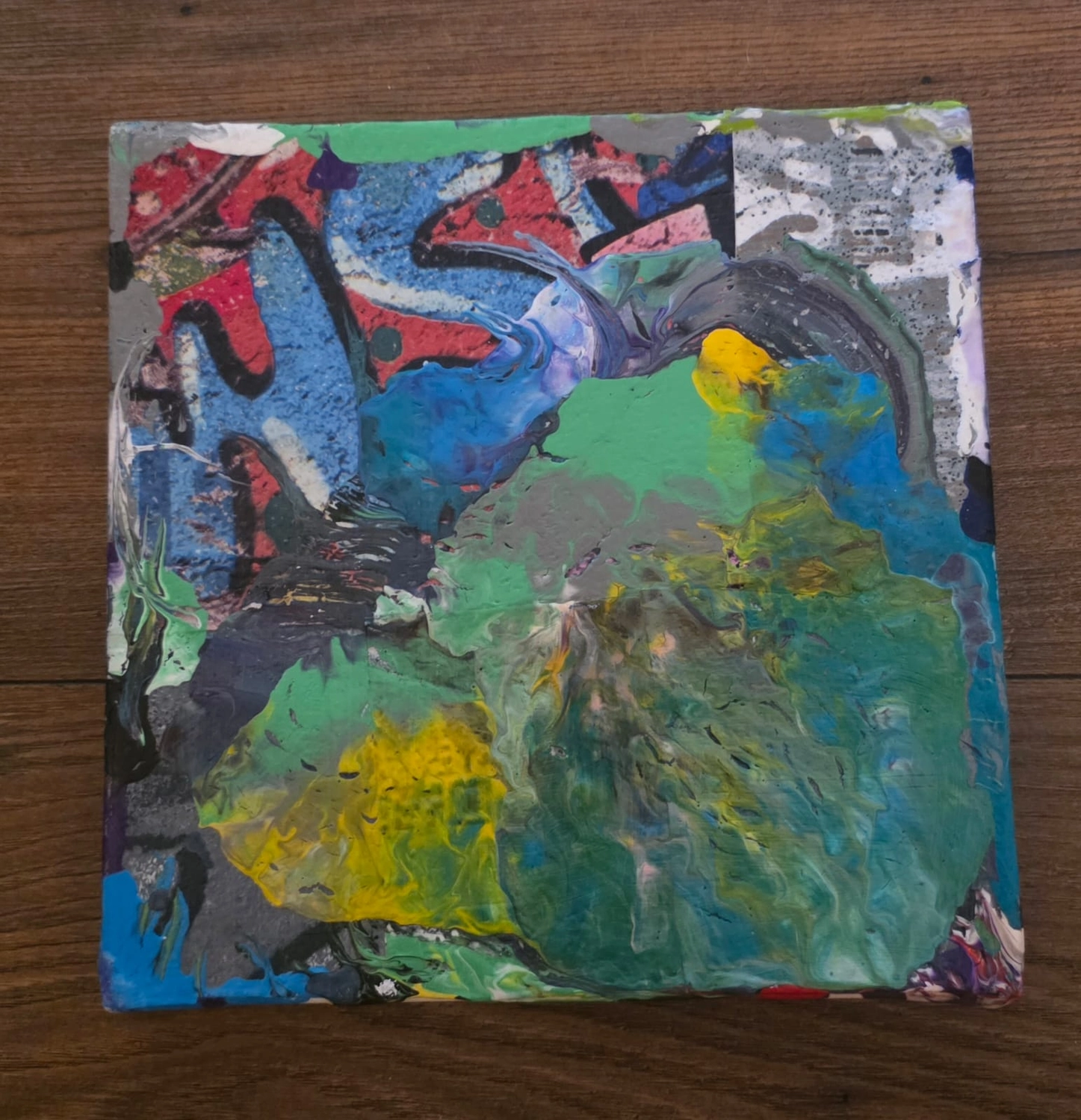 GedankenGuss - Holzskulpturen und abstrakten Kunstwerken -  Farbenfrohen abstraktes Kunstwerk